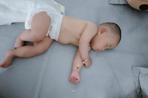 儋州宝宝先长上牙还是下牙